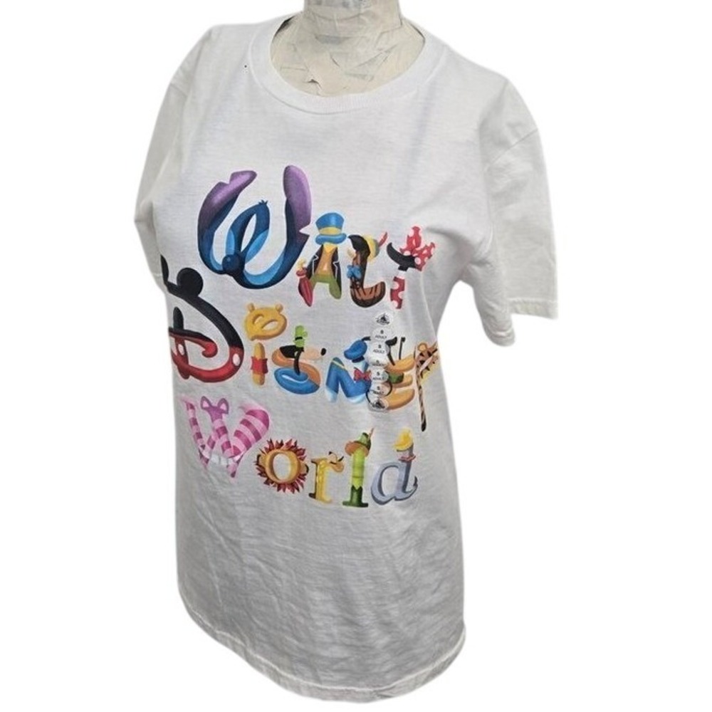 Disney Parks T-Shirt Adult S White Walt Disney World Character Spellout NWT Flaw